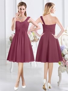 Popular Burgundy A-line One Shoulder Sleeveless Chiffon Knee Length Zipper Ruching Vestidos de Damas
