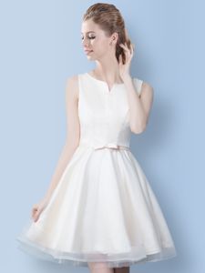 Discount A-line Dama Dress for Quinceanera White Scoop Tulle Sleeveless Knee Length Lace Up