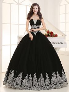 Flirting Black Ball Gowns Sweetheart Sleeveless Tulle Floor Length Lace Up Beading and Appliques 15 Quinceanera Dress